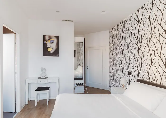 The Place Giuliana Gasthuis 4*